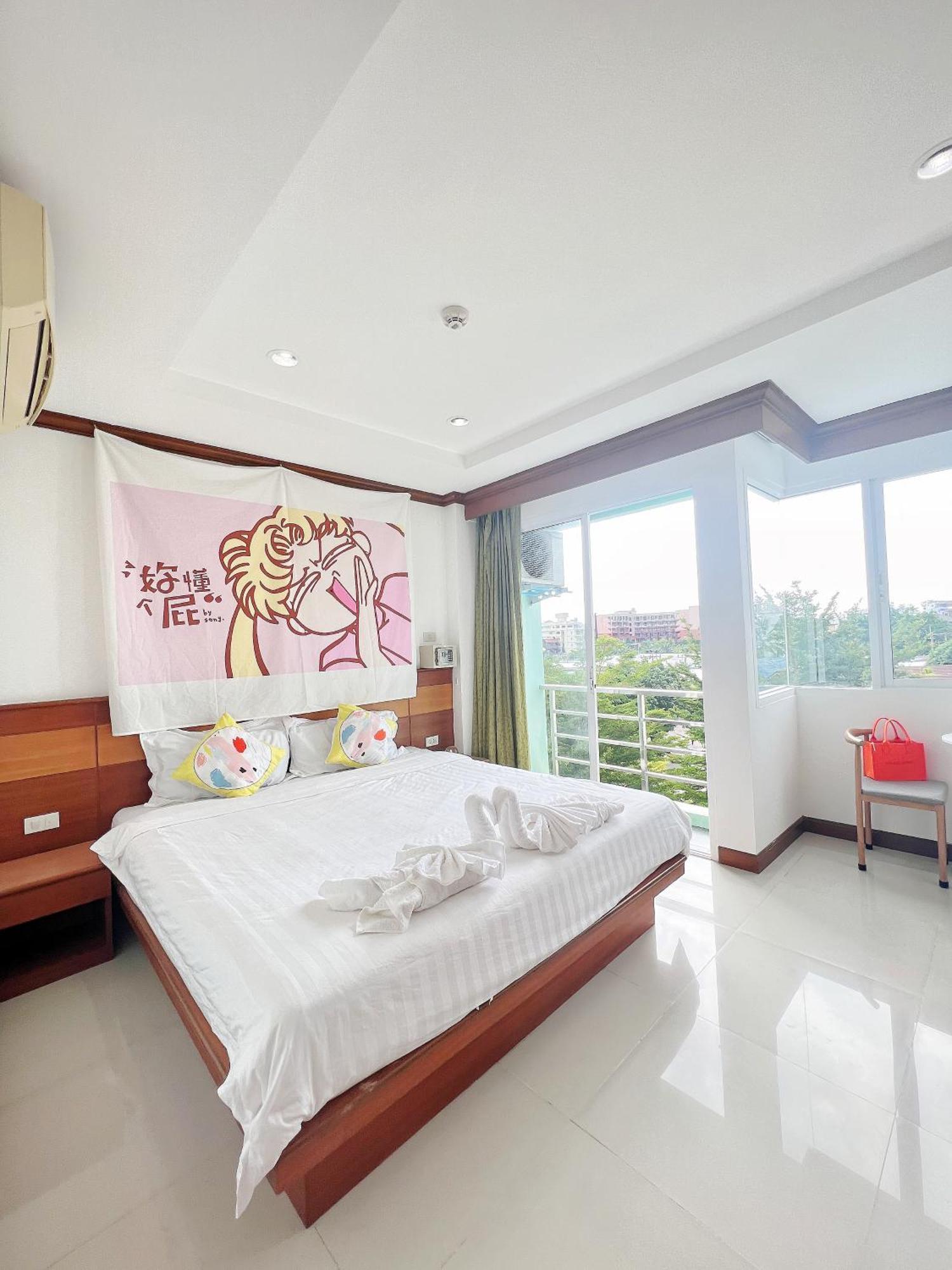 Lanting Hotel Patong Exterior photo